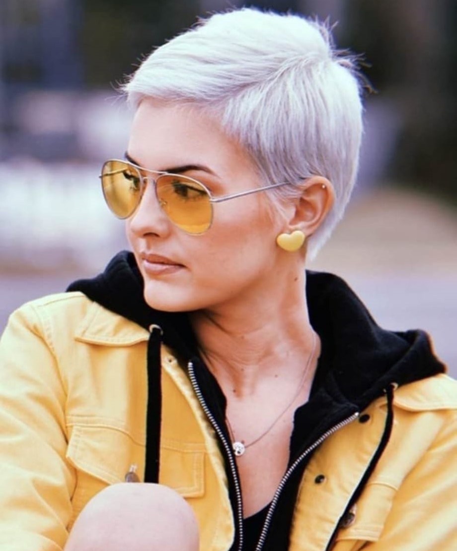 27 Supercoole Kurzhaarfrisuren für Frauen mit Brille