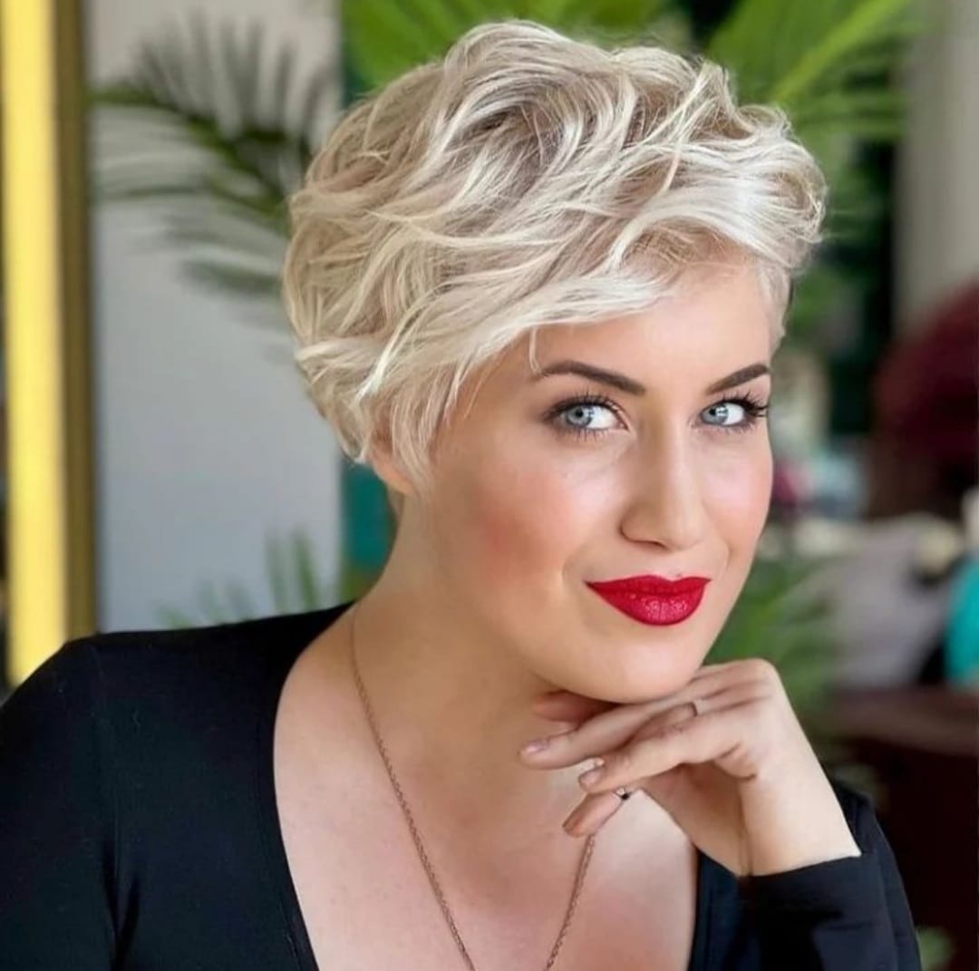 Kurzhaarfrisuren Damen Blond 2024 JUQGB