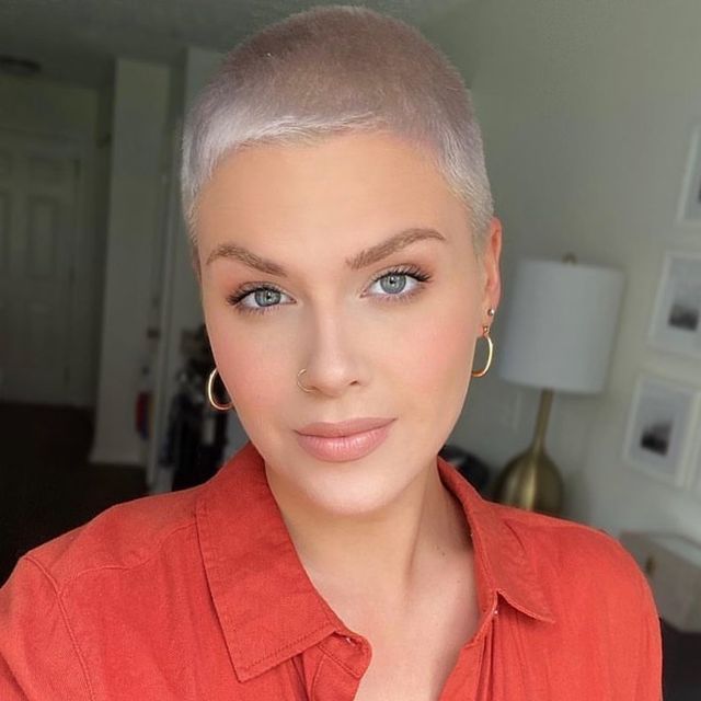 Kurze Frisuren, die 2023 im Trend liegen werden