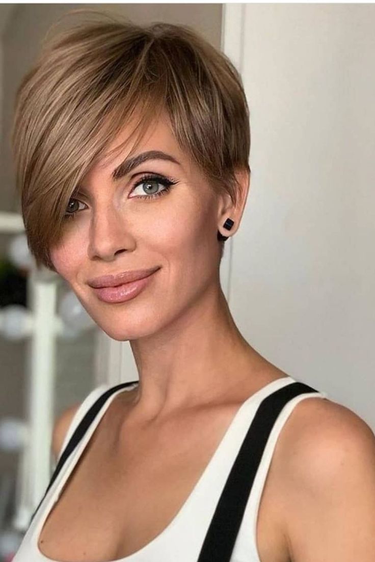 Einfacher gerader Haarschnitt für Frauen