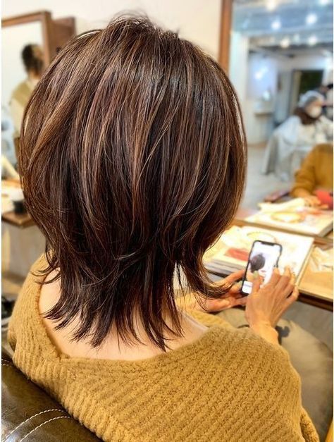 Einfacher gerader Haarschnitt für Frauen