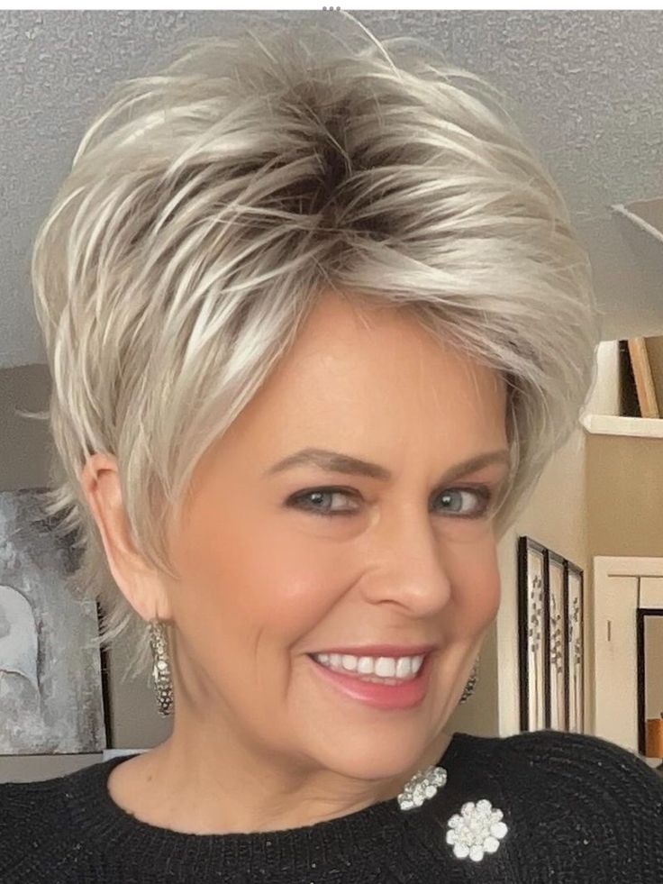Die besten Frisuren für ältere Frauen im Jahr 2024