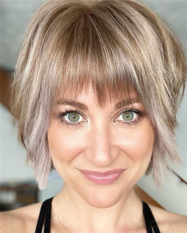 Süße Kurzhaarfrisuren für 2024/ Trendige Styles für den perfekten Look