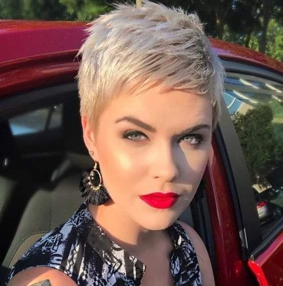 30 Gorgeous Long Pixie Hairstyles for 2024