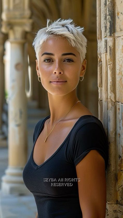 Der Platinblonde Pixie ist Nicht Nur Eine Frisur